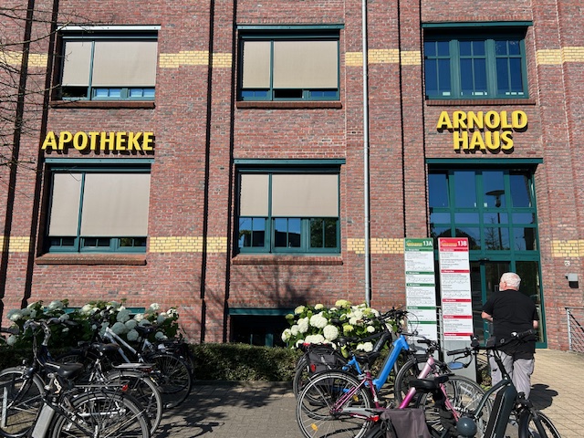 Filiale der Apotheke im Arnoldhaus von Außen
